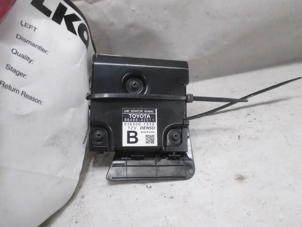 Pre-Owned 2014 2015  Rav4 Lane Departure Camera Windshield Mount OEM (Good)
